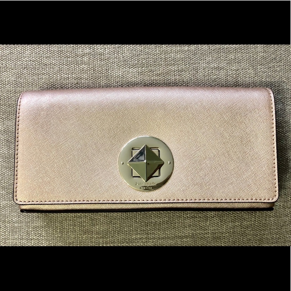 Kate Spade Kiera Newbury Clutch in Rose Gold